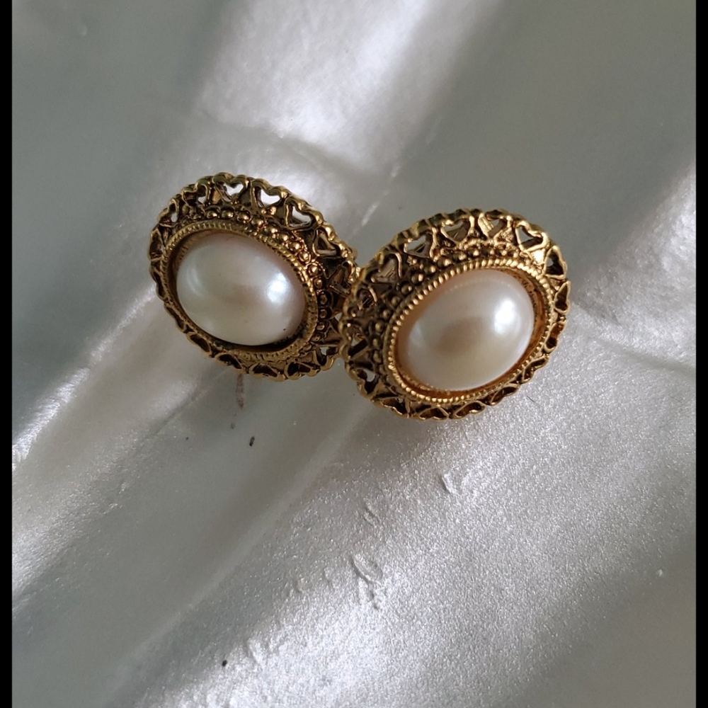 Vintage Clip on Faux (?) Pearl Earrings